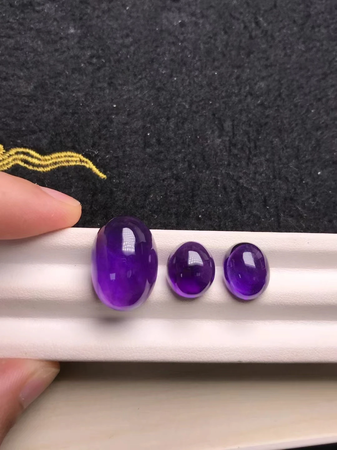 

3pcs/lot Natural South African Amethyst Loose Stone Crystal pure Good gloss Net weight 38.3ct Exquisite cut Inlaid jewelry