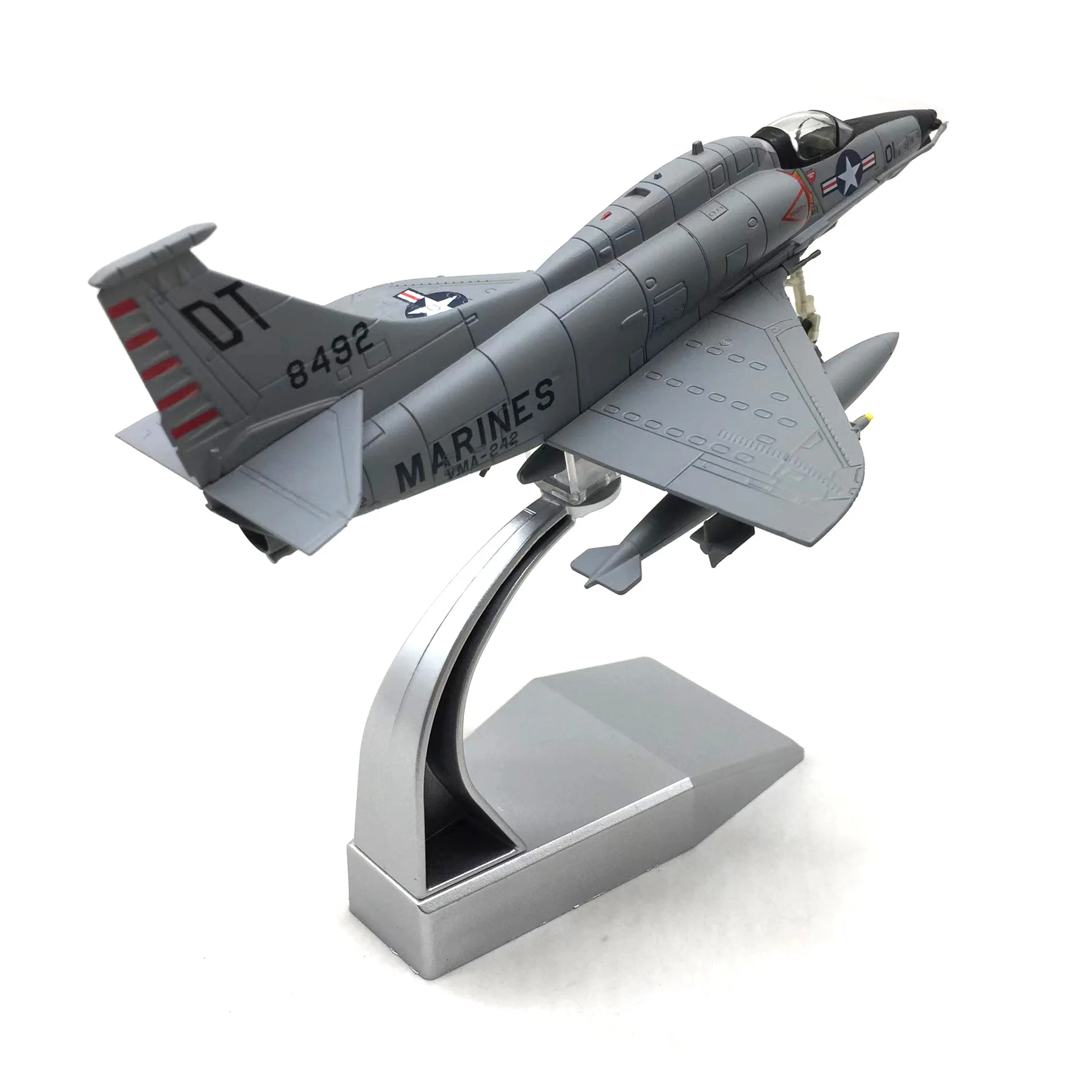 1:100 Scale USMC Skyhawk A-4 Fighter Model and Display Stand Collectible Gifts A4 Alloy Airplane Model Mini Decoration Home