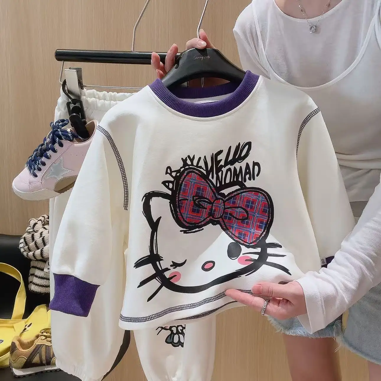 

Kawaii Hello Kitty, 2 шт., детская повседневная одежда, пуловер, спортивные штаны Sanrio, модная повседневная одежда с героями мультфильмов для девочек, комплект с капюшоном и принтом