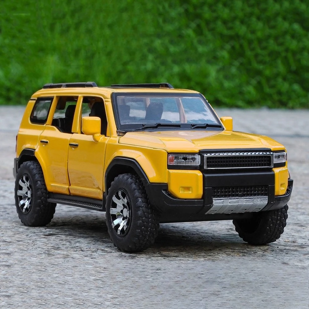 

1:32 Prado SUV GR86 Minaiture Car Toys Alloy Diecast Model with Sound Light Pull Back Doors Opened Vehices Friend's Holiday Gift