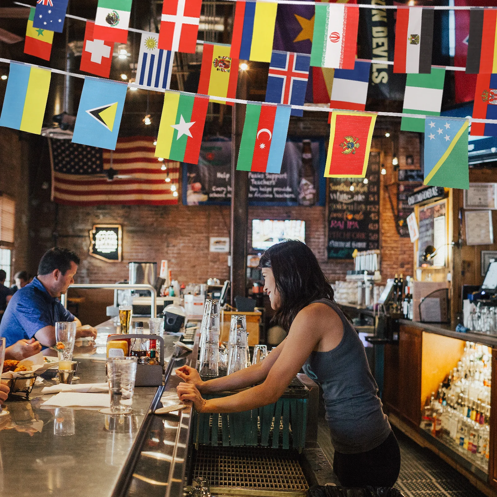 

200Pcs Hanging String Flags Party Decor Country International Banners for Walls Windows Bars Clubs Backyard Ceiling