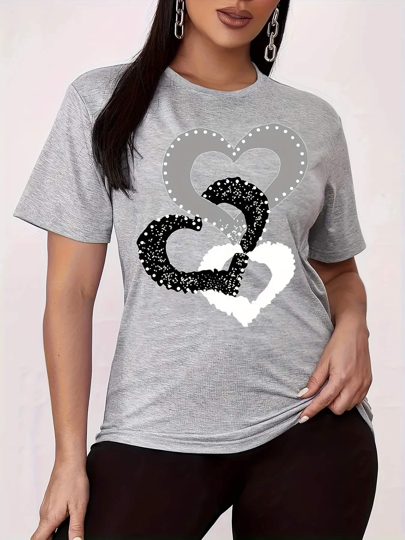 Women's Short Sleeve heart-shaped pattern T-Shirt Casual Round Neck Blouse Machine Washable Spring Summer Casual Attire