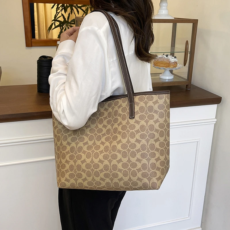 High-End Exquisite Crossbody Bag - Modern Niche Trendy Versatile Design Suits Women's Sweet Retro Casual Fashionable Use