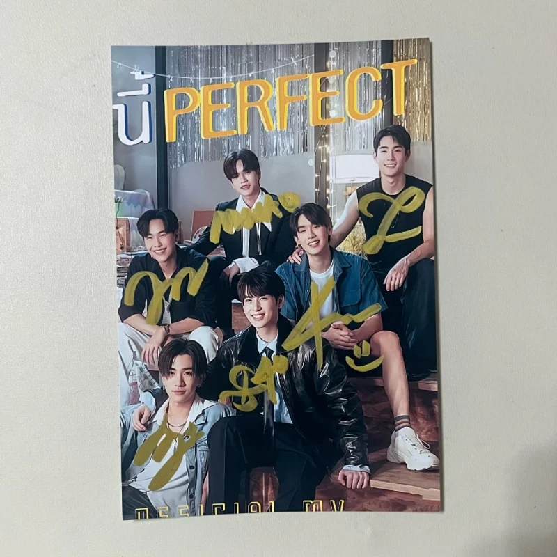 アイドル P10L ForceBook PerthSanta JuniorMark Perthsanta Juniormark Forcebook Poster Autographed Photos Thai TV