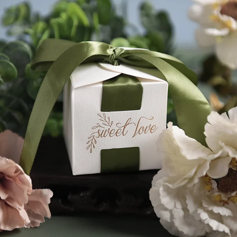 

New 6x6x6cm Square Sweet Love Gift Box Paperboard Pink Boxes for Packaging Wedding Candy White Box with Ribbon Party Favors