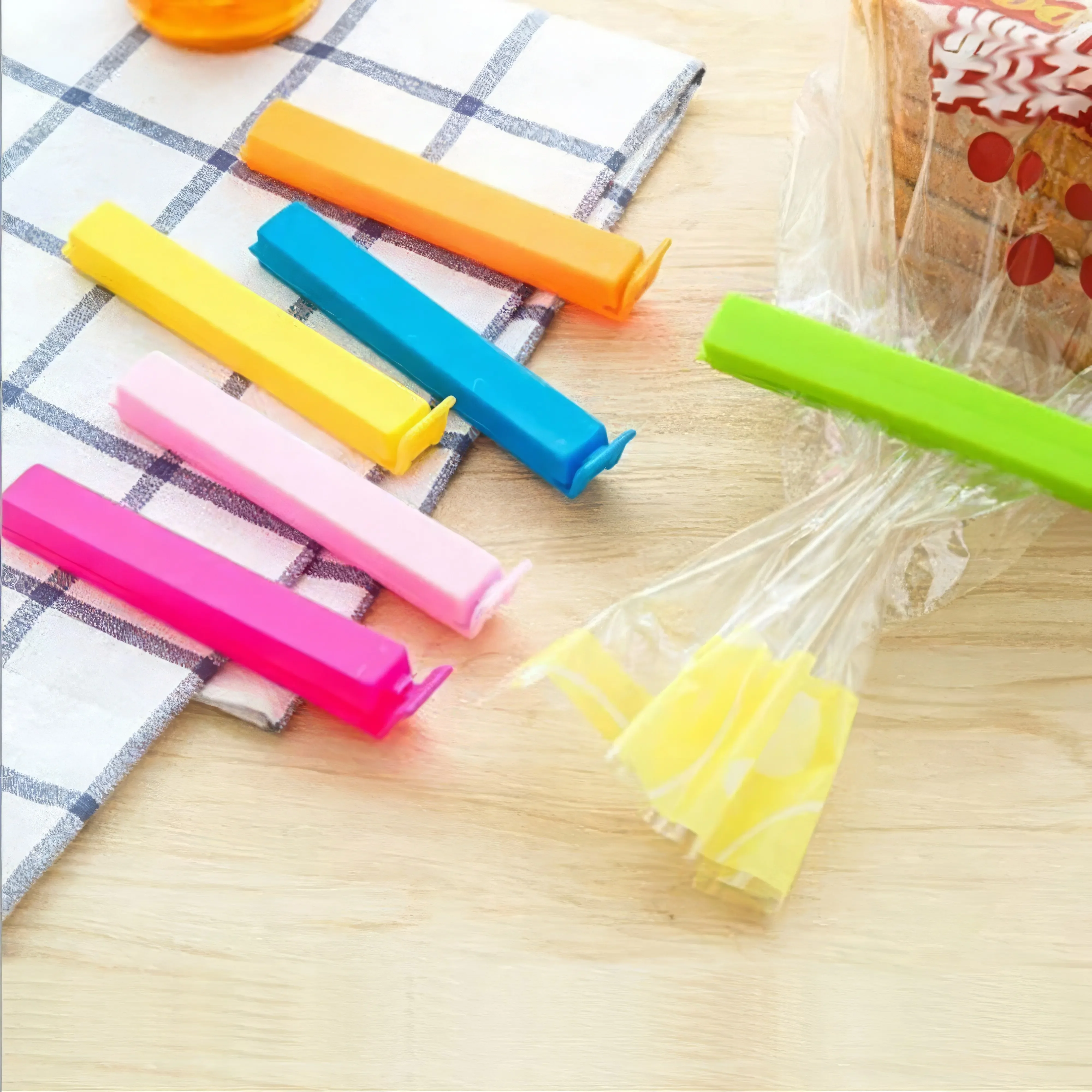 10 Food Plastic Sealing Clips with Mixed Colors, Leak Proof and Dustproof, Long-lasting Freshness, Suitable for Snacks and Bread - Detail 1