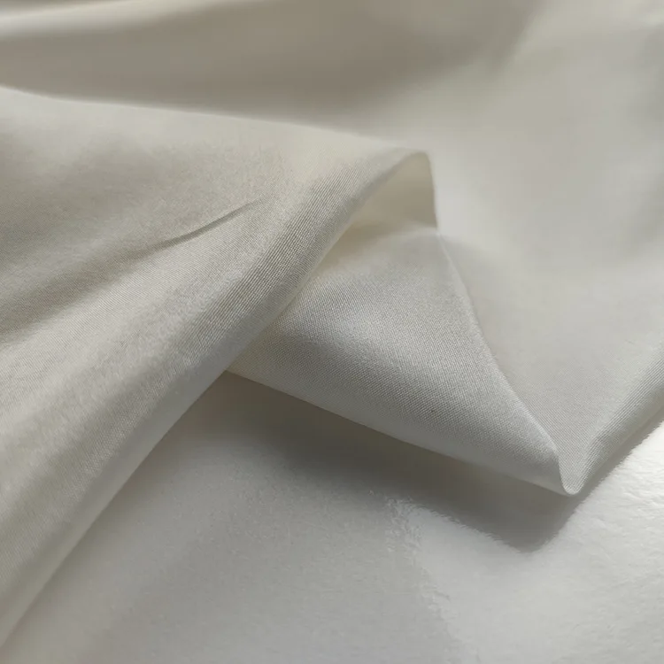 

140 Door Width 16momme Silk Spinning White Body