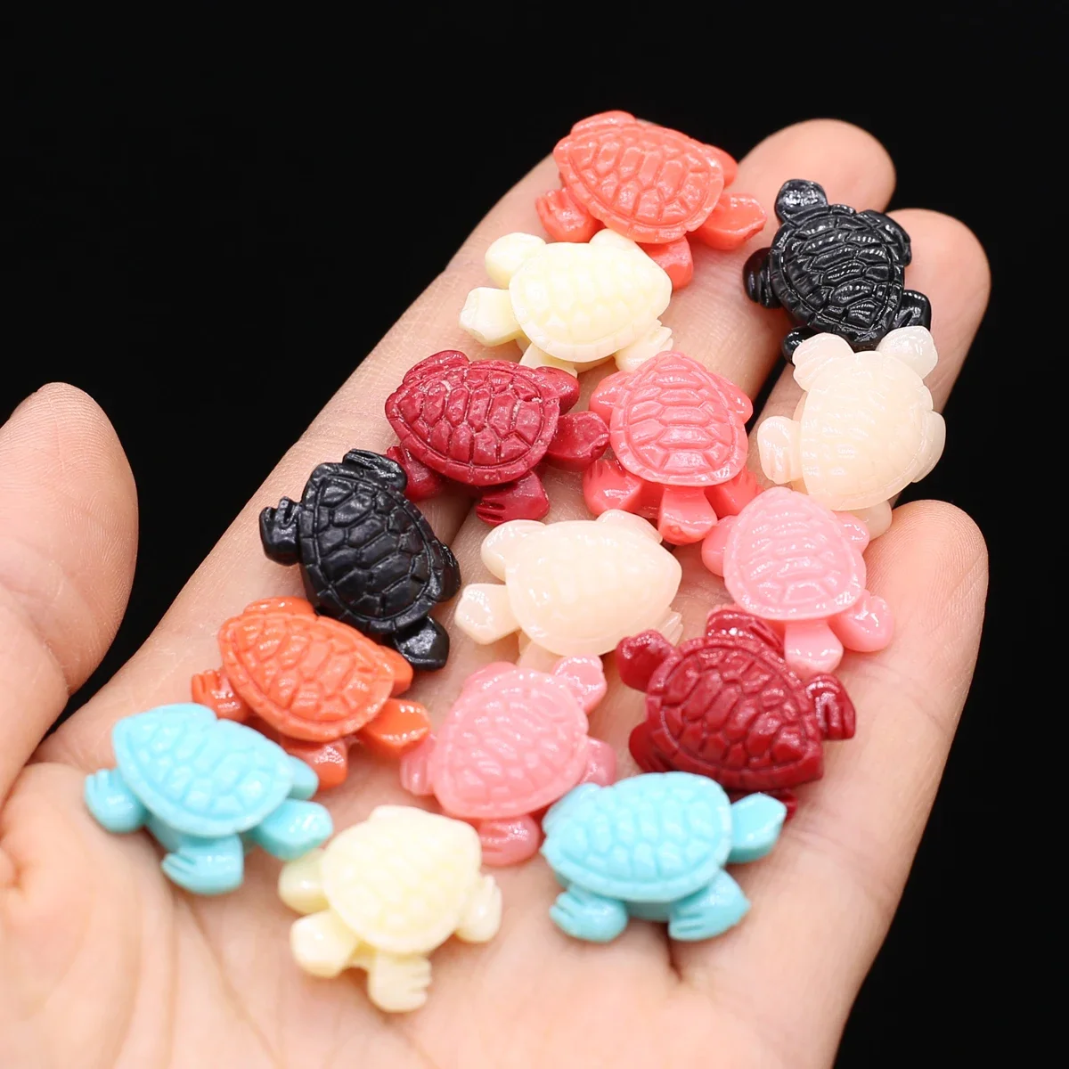 10 PCS Random Colour Through Hole Turtle Shaped Loose Synthetic Coral Beads for Jewelry Making DIY Bracelet Necklace 20mm