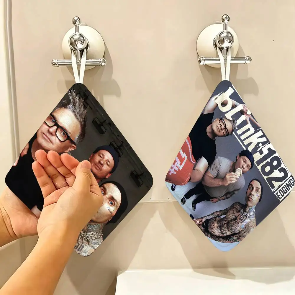 B-blink-182 Polyester Cotton Hanging Kitchen Towel, Skin Friendly Hand Wiping Towel for Hotel Cafe Household