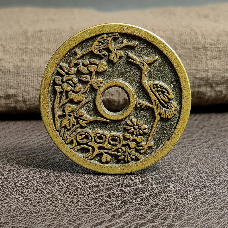 Ancient coins of first-class quality, money tokens for the top scholar of the era, with the motif of cranes and a round hole, au