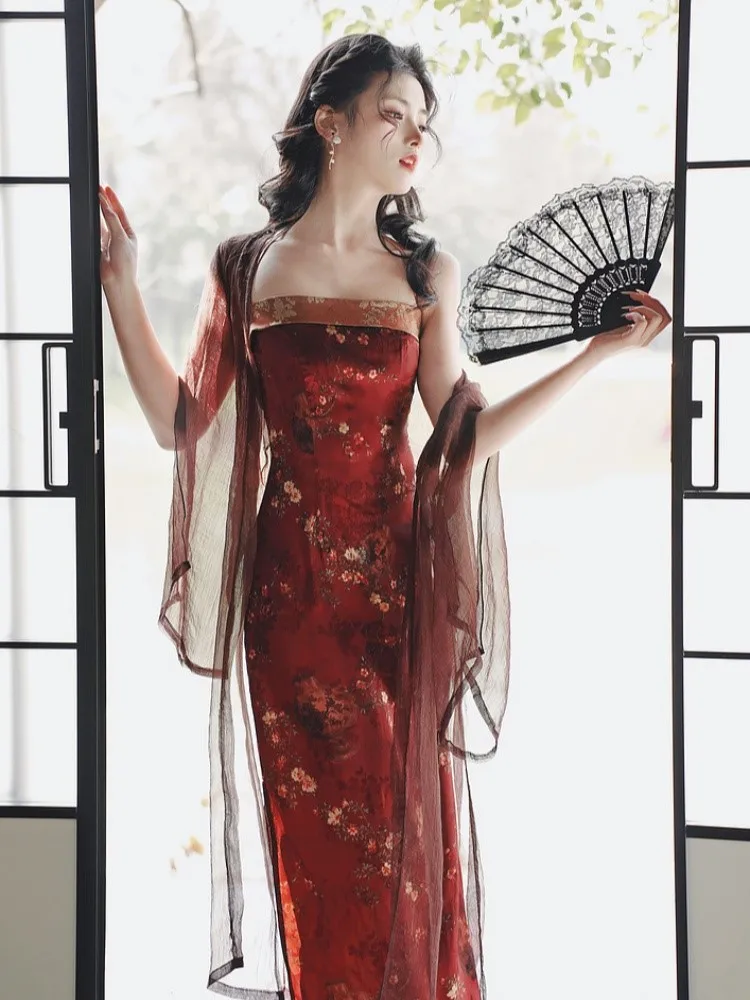 

A new Chinese-style improved cheongsam with halter and mesh fabric two-piece set pure waist-cinching long dress