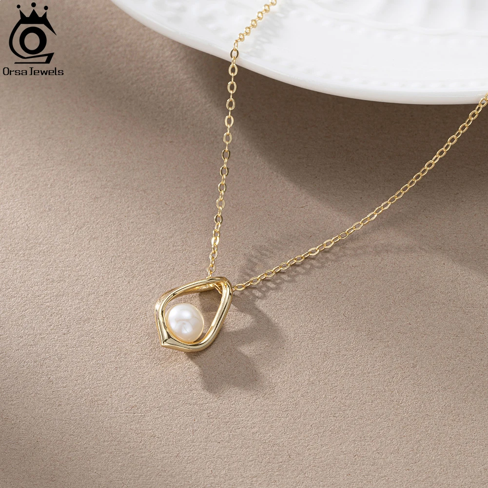 

ORSA JEWELS 925 Silver Fashion Freshwater Pearl Pendant Jewelry Set 14k Gold Plated Necklace Earring Wedding Party Gifts GPE68