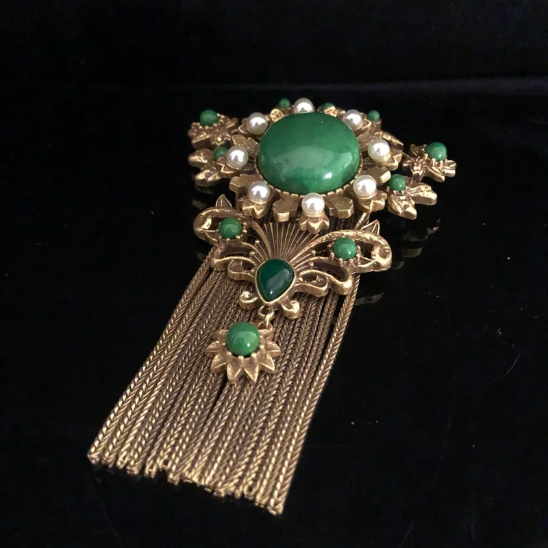 Retro Heavy Work Old Brooch Inlaid with Pearl Stone Tassel Copper Material Brooch, High-end Pin Coat Accessories