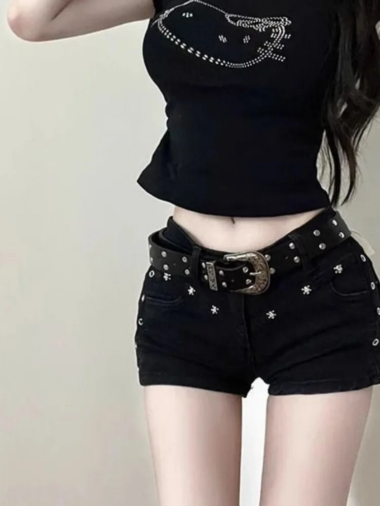 

Y2K Sexy Black Bodycon Short Pants Women's Low Waist Rivet Embellished Stretchable Denim Tight Fit Spring Season Fashion