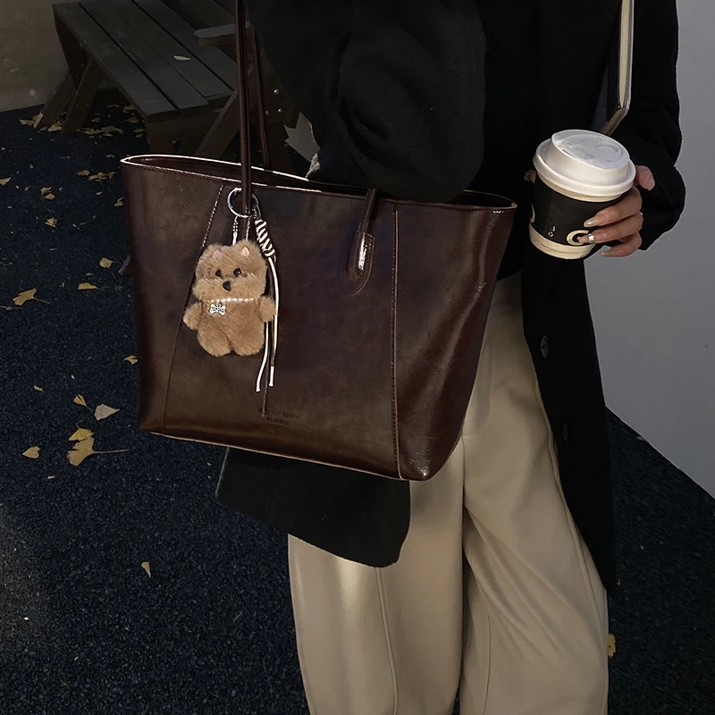 

Retro High-End Bag Women's Large-Capacity Tote Bag 2025 Winter New Commuter Shoulder Armpit Bag 00662RD