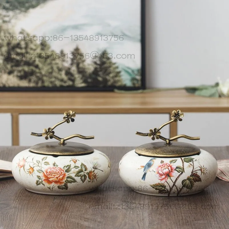 

American Household Ashtray with Lid Creative Personalized Ceramic Ashtray European Living Room Coffee Table Retro Storage Box