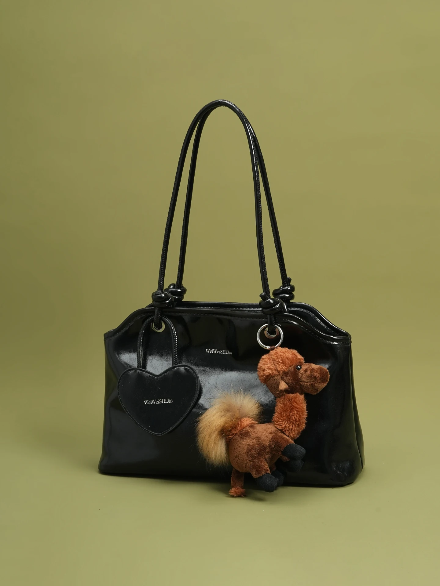 

Высококачественная модная сумка на плечо в стиле ретро, осень-зима, новый стиль, универсальная сумка, простой элегантный дизайн, темпераментная сумка подмышками