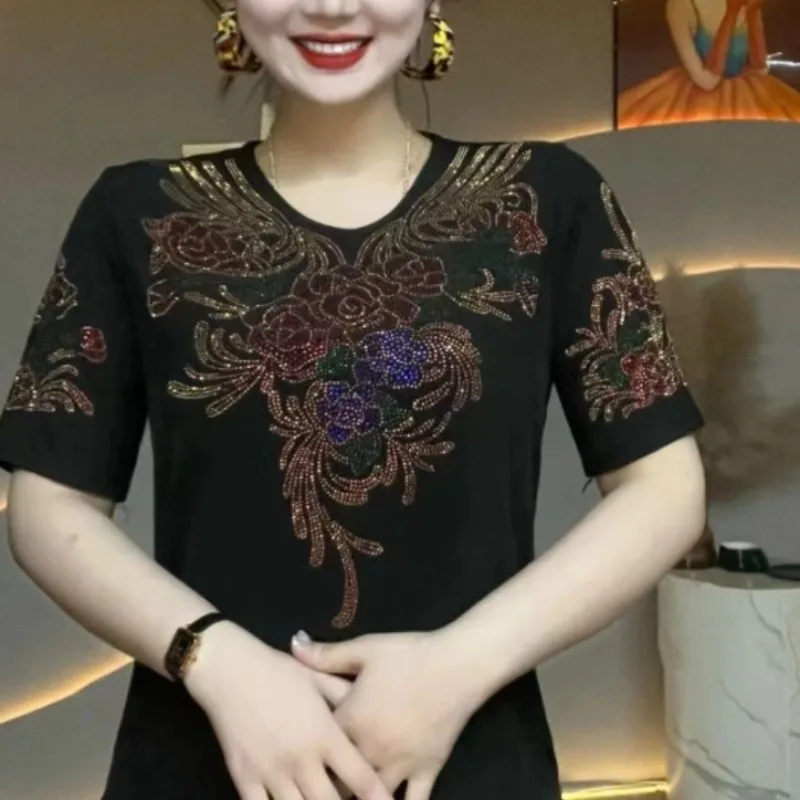 Letni 2024 nowy sweter damski z okrągłym dekoltem patchworkowy, z nadrukiem Rhinestone Slim Fit i wygodne t-shirty z krótkim rękawem