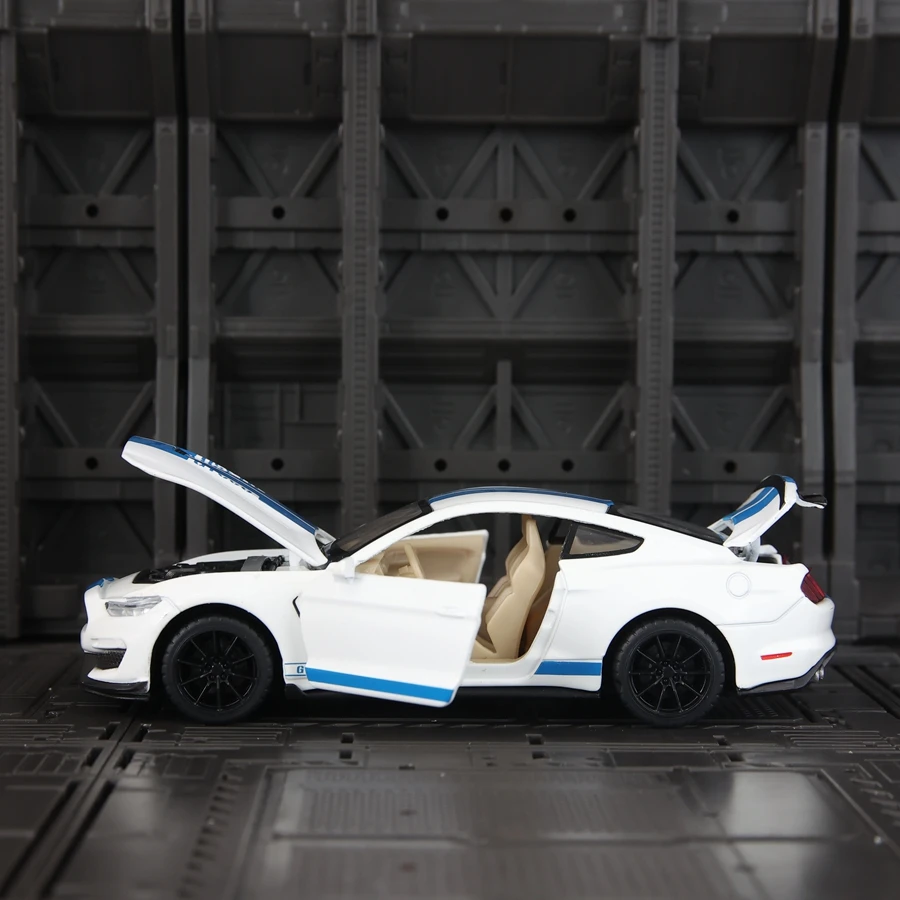 1:32 Ford Shelby GT350 Legierungsautomodell-Ornament-Sammlung, Türen und Motorhaube, Kofferraum kann geöffnet werden