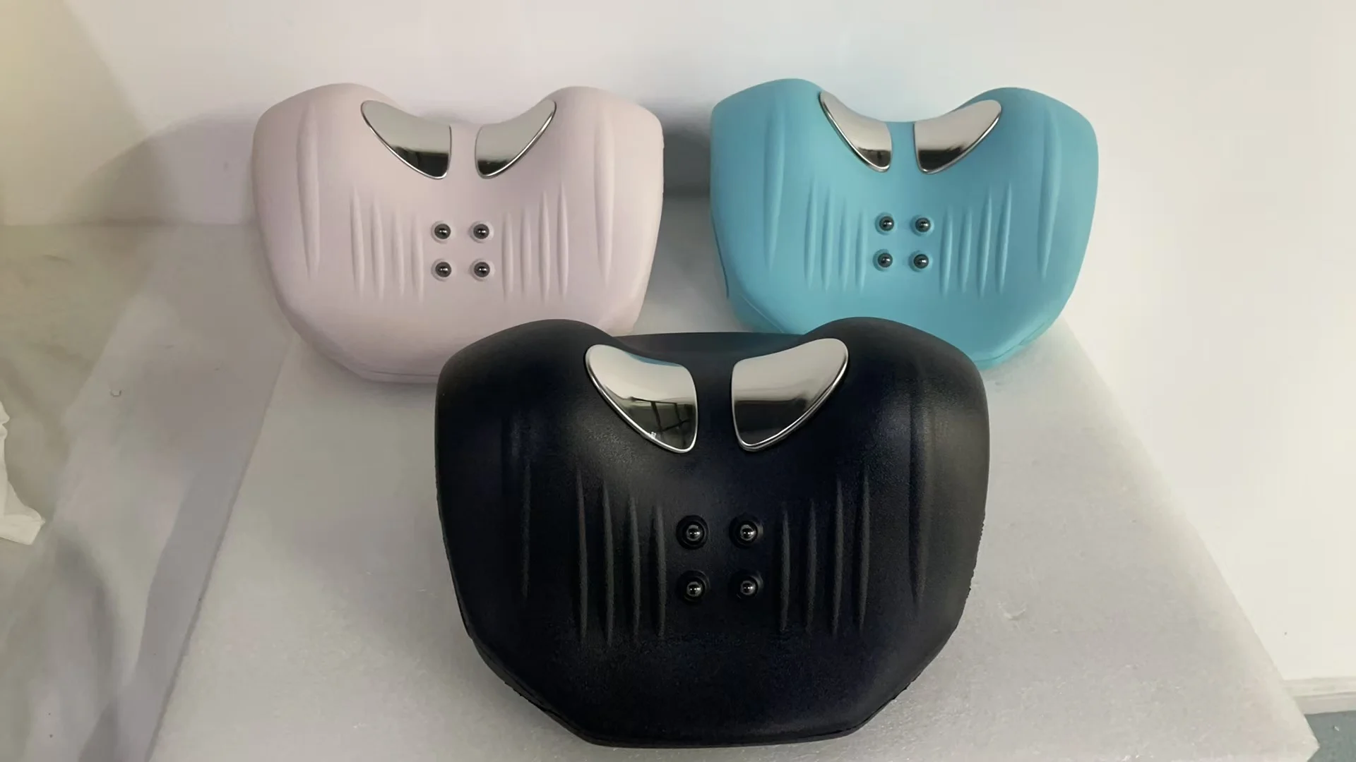 

Portable Wireless Neck Massager with Heated Cordless Neck and Shoulder Massager with Kneading and Timing Control