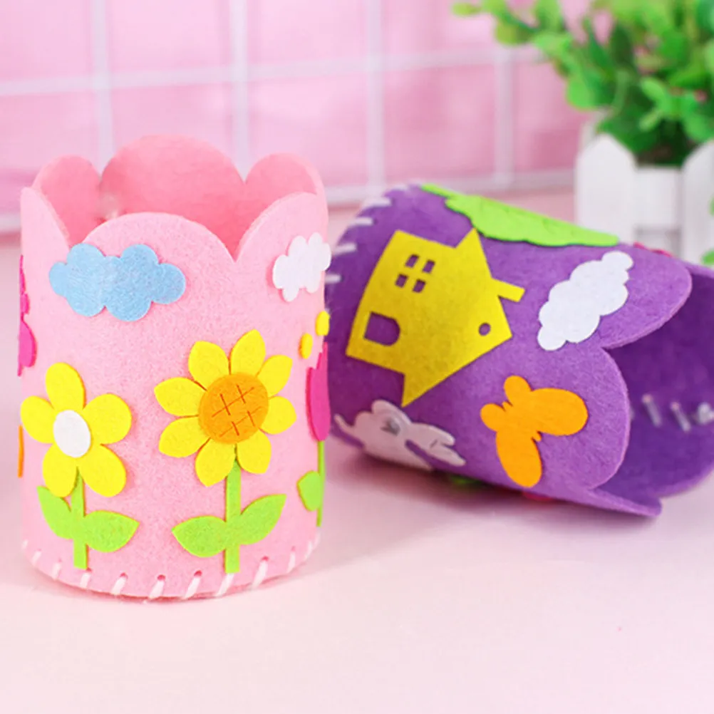 4Pcs Cartoon Felt Pen Holder DIY Pencil Organizer Sewing Craft Set with Fabric Pieces Thread for Kids Preschool