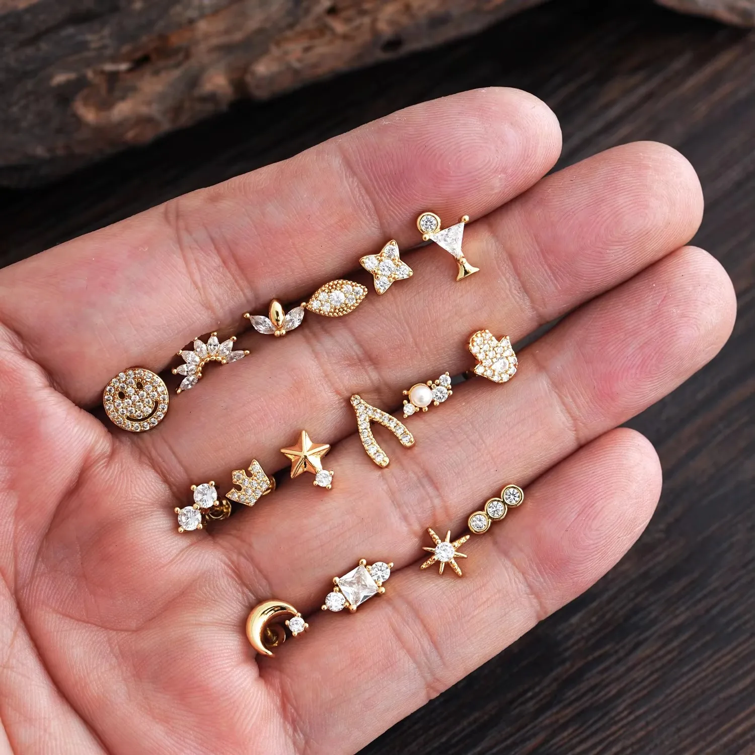 1pcs Back-Screwed Zircon Ear Studs Piercing Smiling Crown Star-Style Helix Cartilage Tragus Lobe Piercing Oreja Earring Jewelry