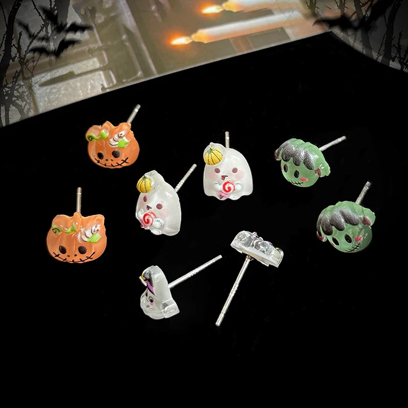 Juego de 3 pares de pendientes pequeños creativos de dibujos animados de Halloween para mujeres y niñas, pendientes divertidos con personalidad, accesorios, regalos