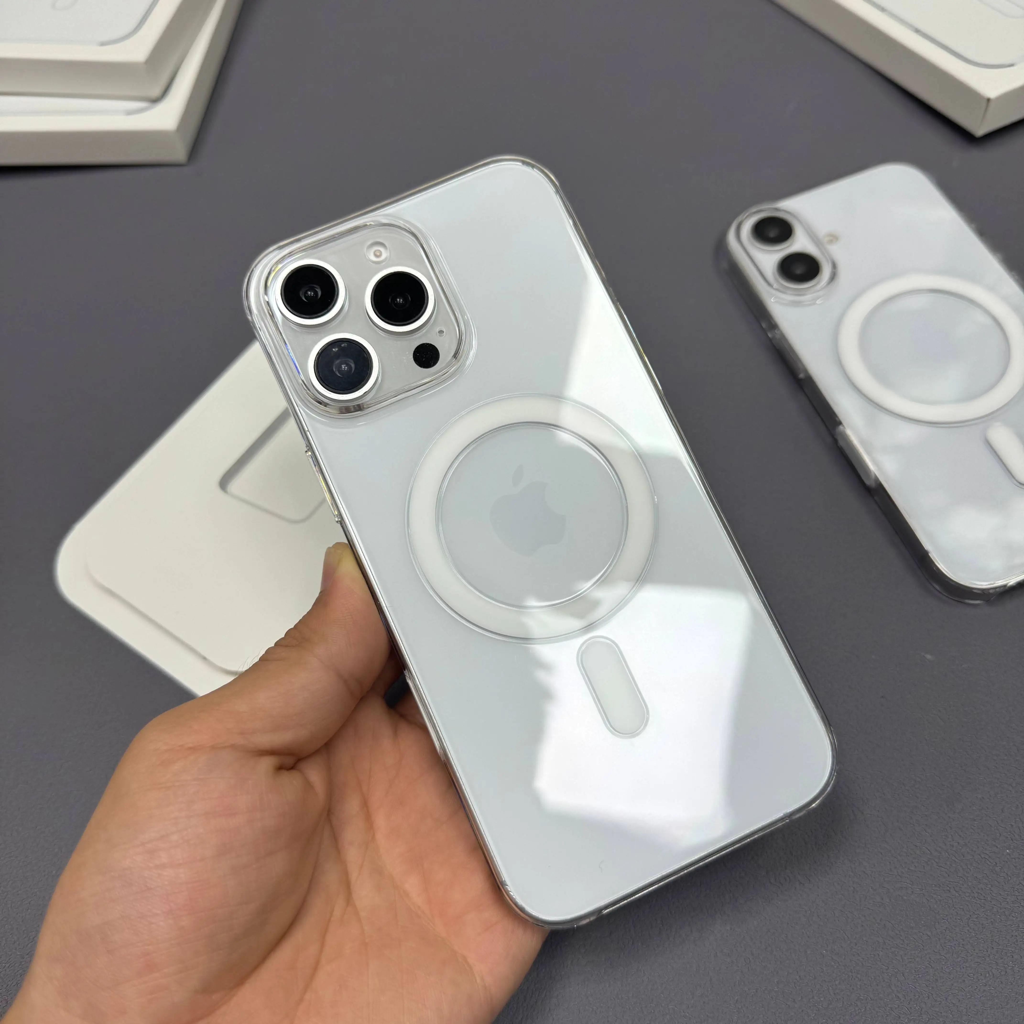 حافظة لهاتف MagSafe أصلية شفافة لهاتف آيفون 17 16 15 14 13 Pro Max Plus17 غطاء هاتف متحرك للشحن اللاسلكي