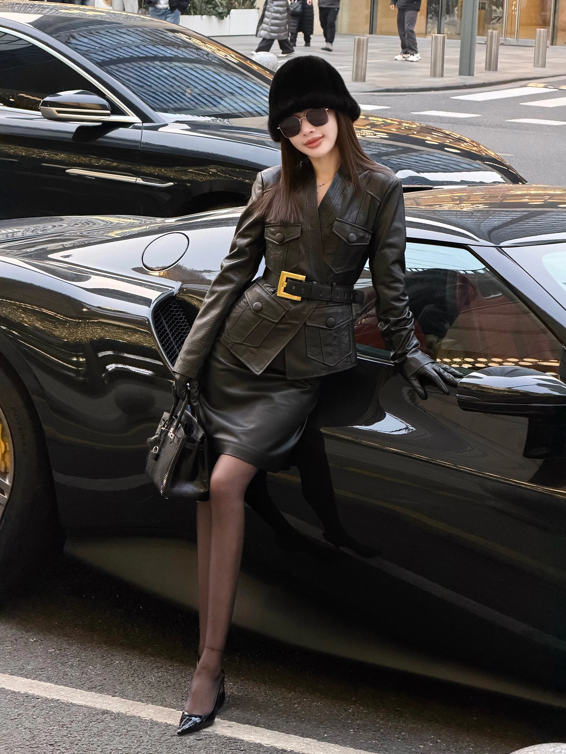 Ele Women's Genuine eepskin Leather Jaet with Waist-Cinching Belt Modern mat Sle Long Sve V-Ne Coat