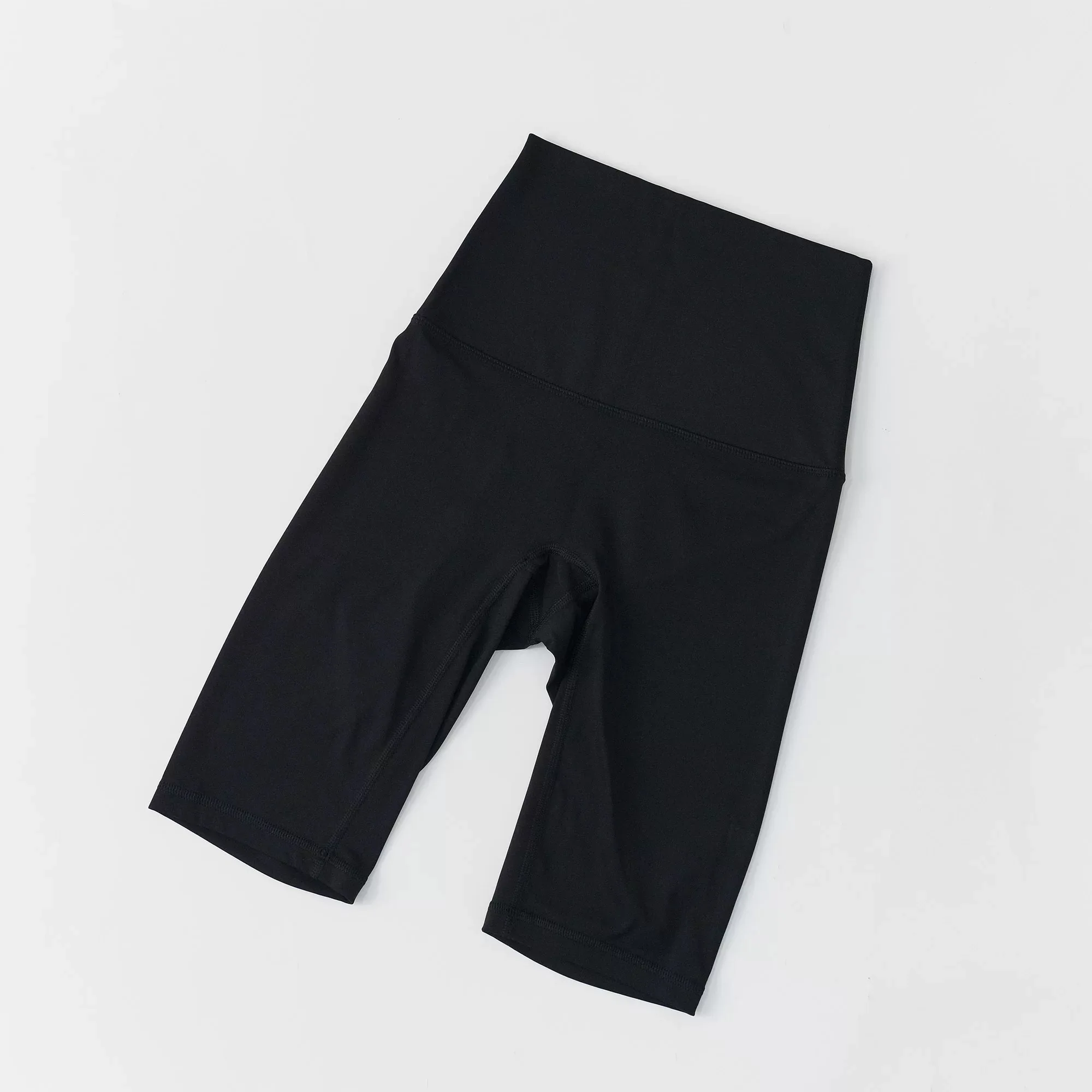 شورت نسائي رياضي بدون خط لباس داخلي مرئي عالي الخصر للتحكم مع تصميم رفع المؤخرة الخوخية مقاس 5 بوصة بملمس عاري لليوجا لصالة الألعاب الرياضية