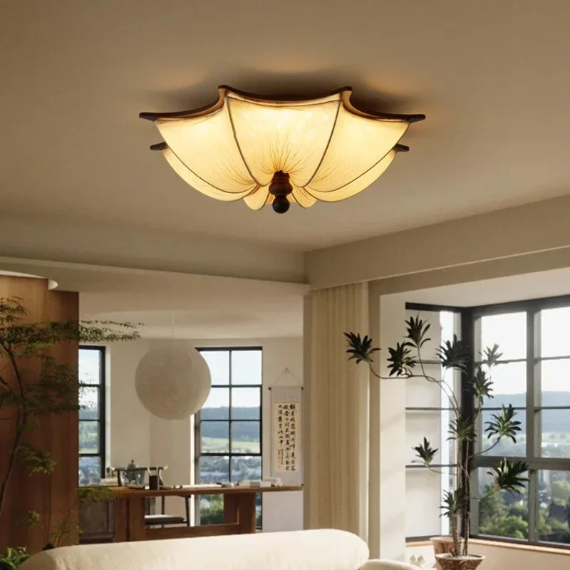 Medieval style bedroom, lamp ceiling lamp, French retro fabric, homestay master bedroom, study, wabi-sandy wind lamps
