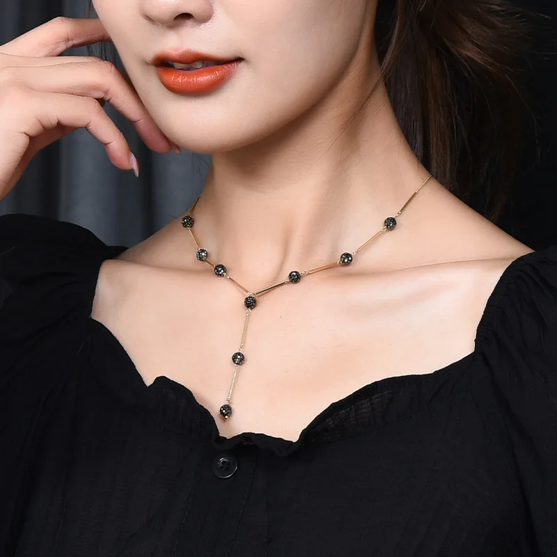 Y字型ダイヤモンドボールネックレス、恋人へのトレンディなギフトアクセサリー、冷たくエレガントでありながらフェミニン、鎖骨チェーン