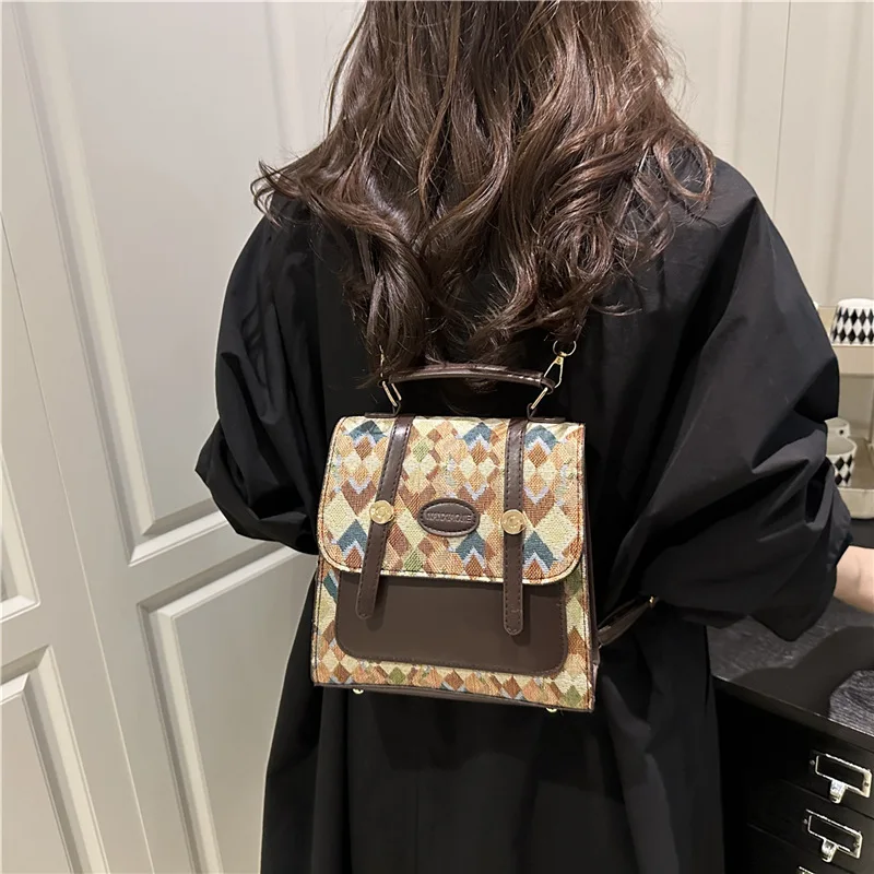 

2025 autumn and winter new fashion casual and simple and individual backpack niche design stylish ladies backpack