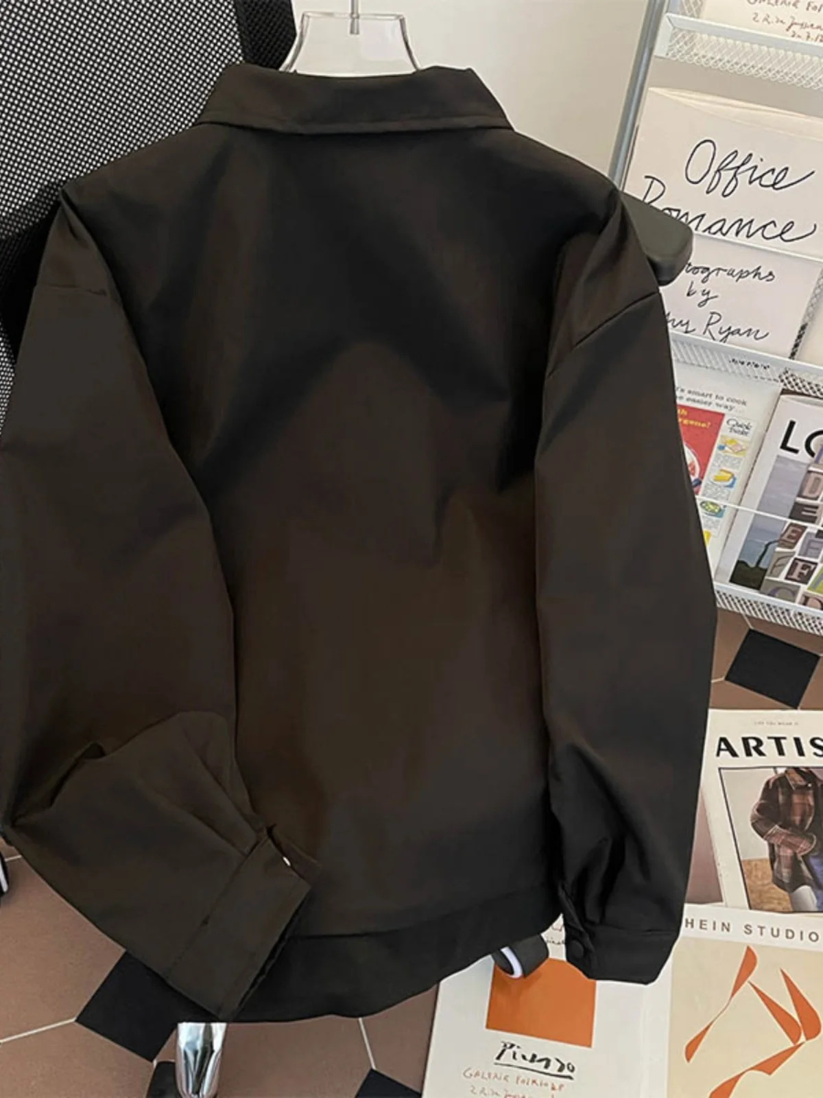 

Мужская куртка-пальто из натурального меха: производство, изготовление, создание, формирование, разработка, генерация, нейтральный стиль