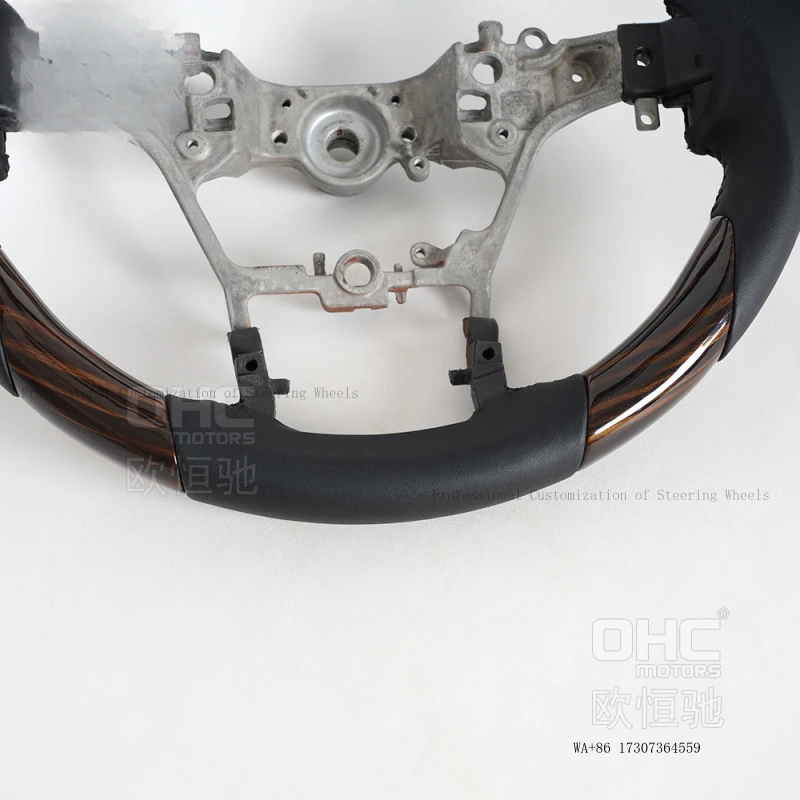 Suitable for 15-22 Toyota Hilux car steering wheel modification to a three-section walnut wood pickup steering wheel