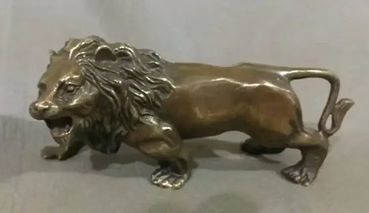 

Family decoration + bronze lion statue