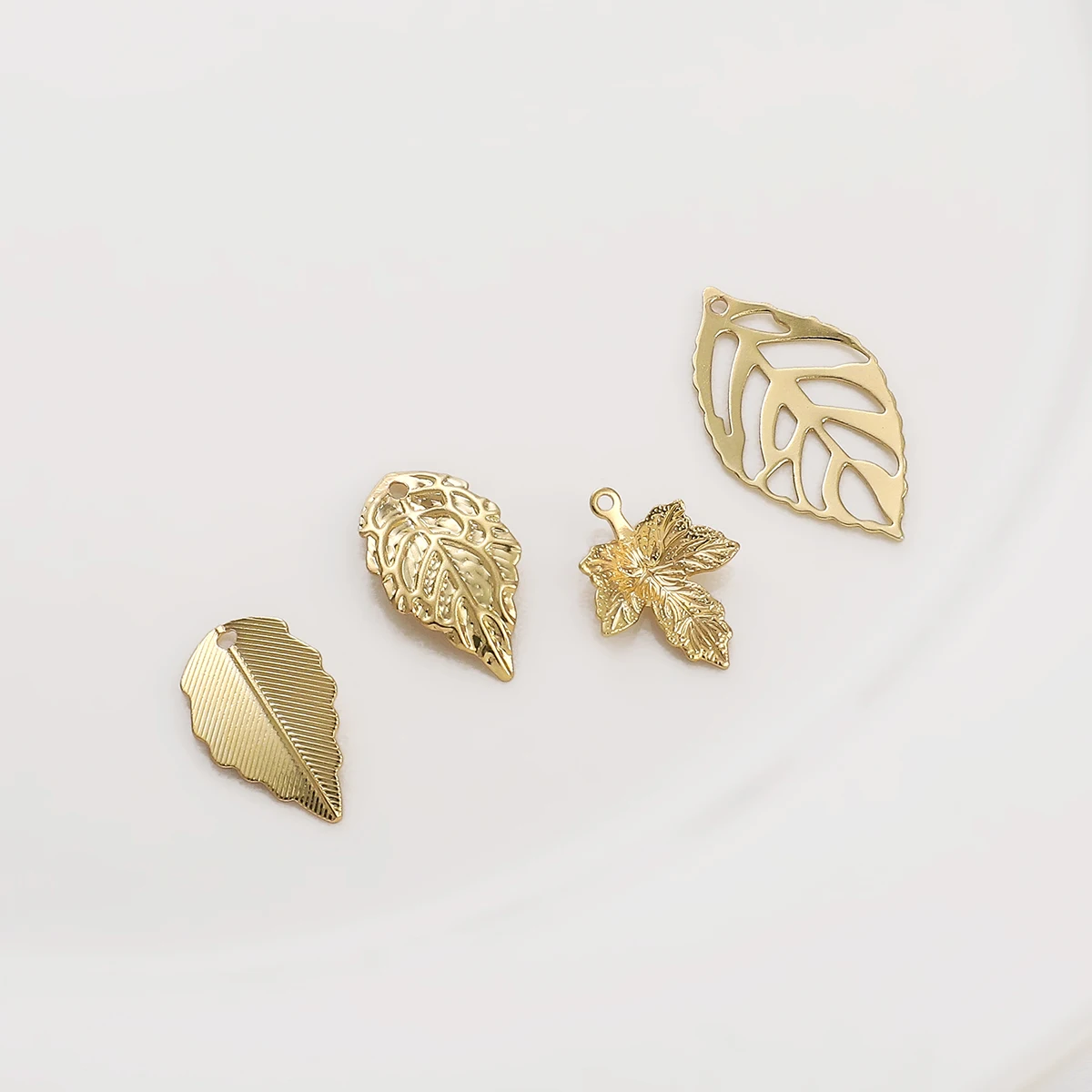 2pcs 14K Gold Plated Fashion Brass Leaves Charm Pendant for Women Earring Bracelet Necklace DIY Jewelry Making Accessories