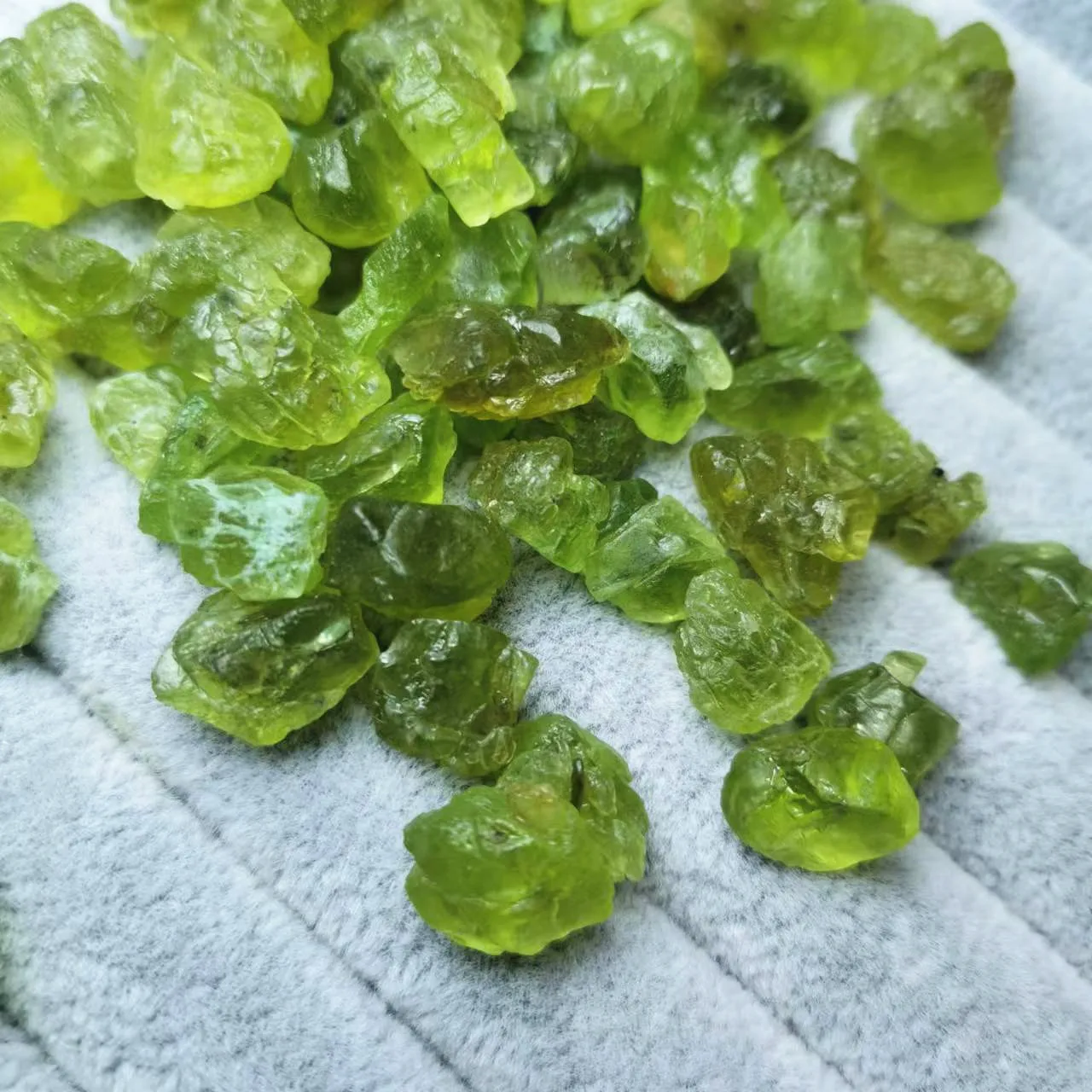 Natural Peridot stones Gemstone Specimen