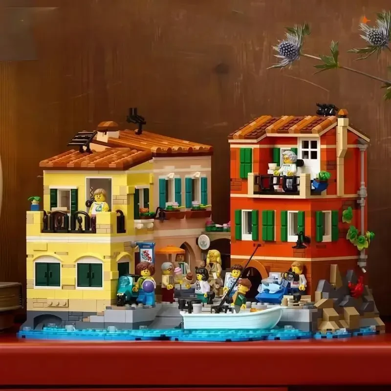 

In Stock 3251PCS Creative City Assemble Brick Toy Architecture Italian Riviera 21359 Building Blocks Street View Gifts For Kids