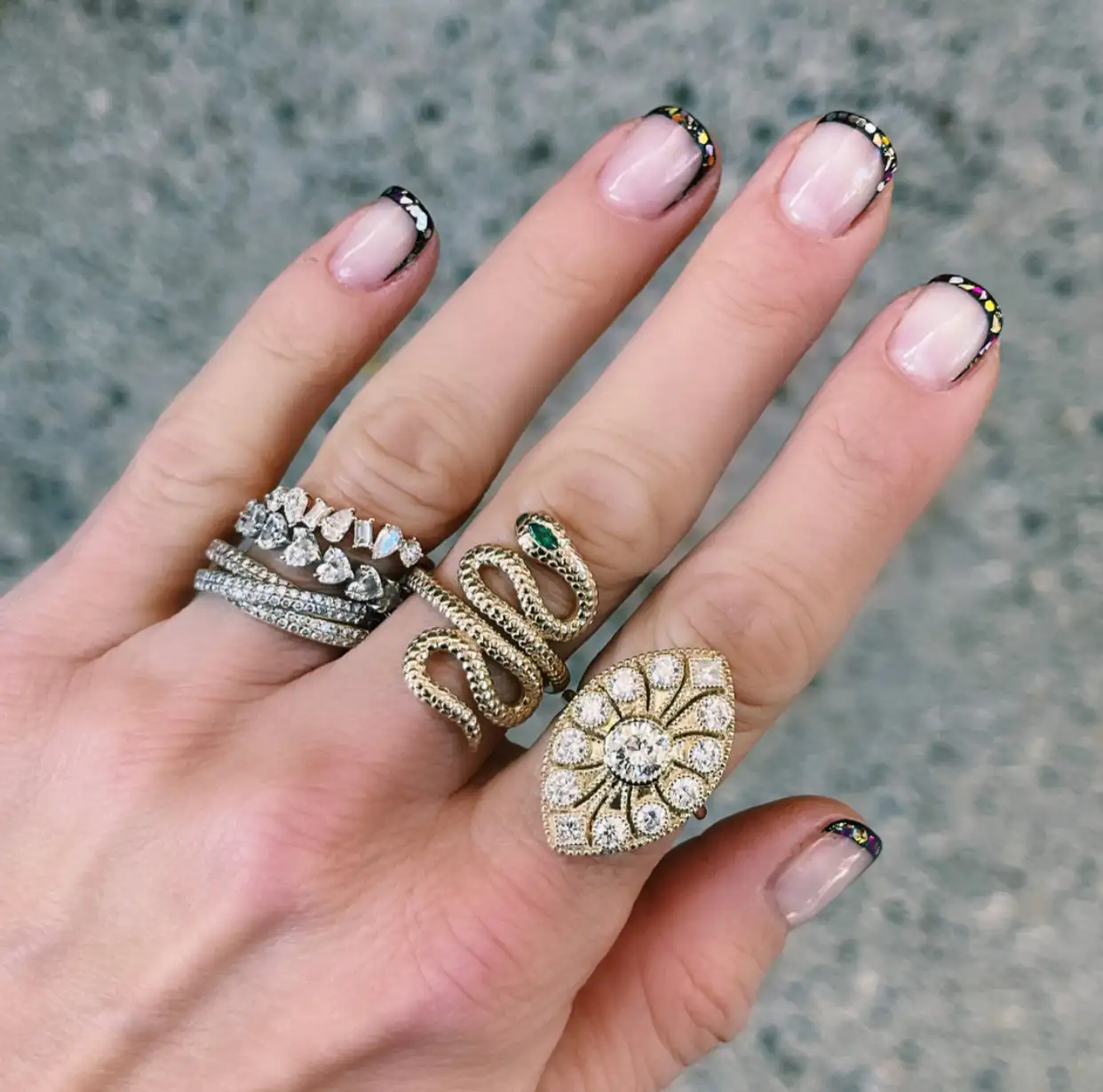 

Punk Snake Rings Paved Green CZ Gothic Wound Twine Snake Metal Open Ring for Women and Men Fashion Jewelry Gold and Silver Color