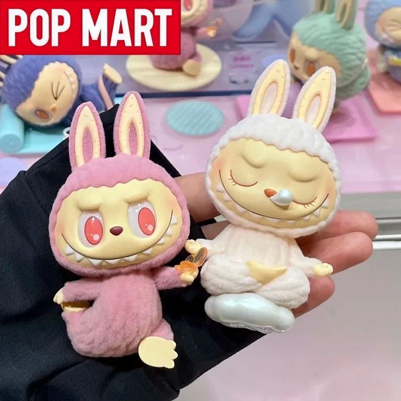 

POP MART The Monsters Labubu Series Lazy Yoga слепая коробка милый мультяшный аниме-фигурка загадочная коробка настольная игрушка-сюрприз подарок на день рождения