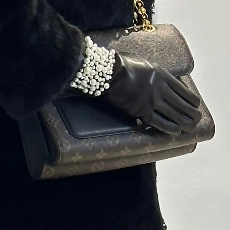 Light Luxury Heavy Industry Nail Beads~Women's Velvet Leather Gloves Keep Warm and Windproof Temperament in Winter