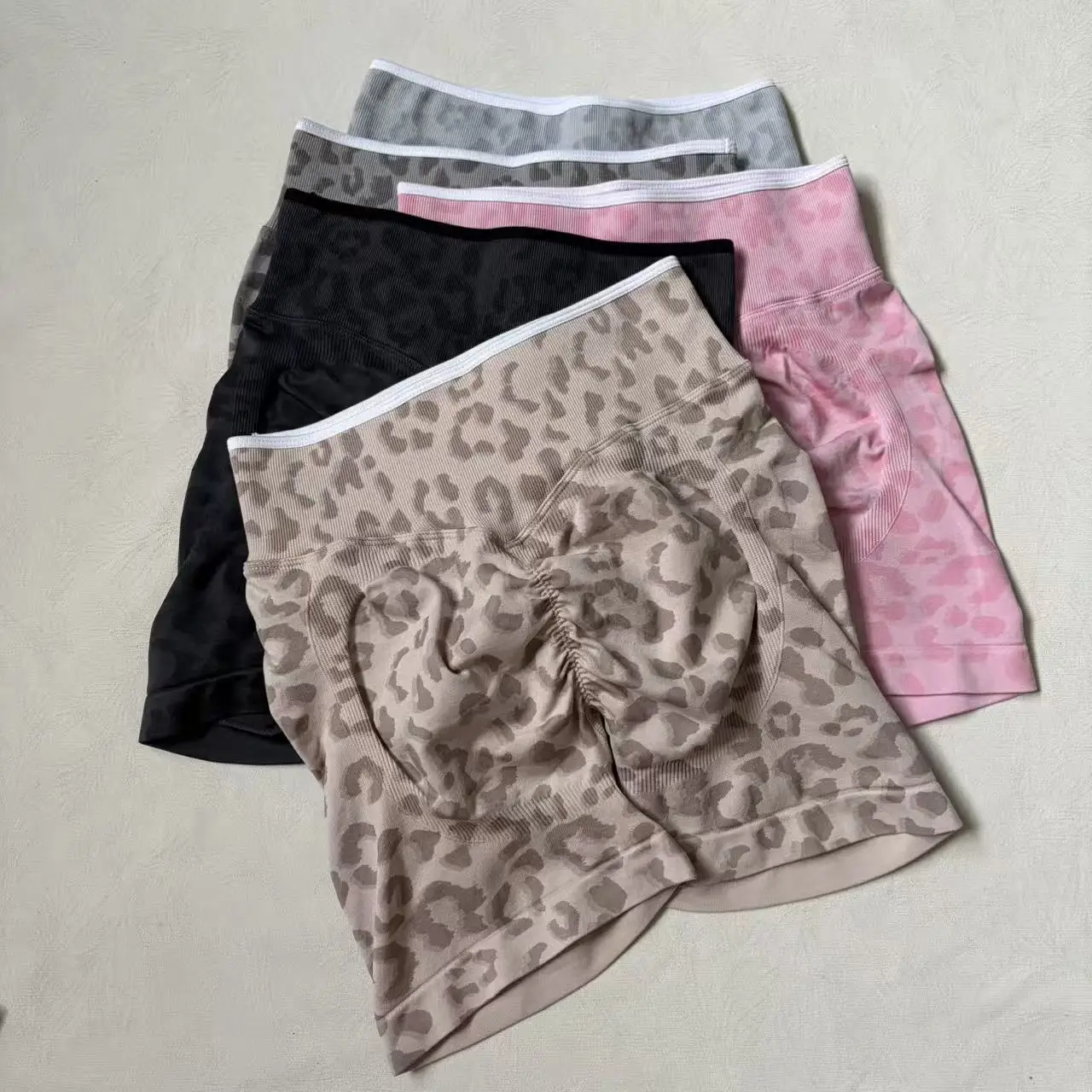 High Waist Leopard  Print  Sculpt Scrunch Shorts for Women Quick-Drying Sexy Peach Yoga PantsFitness Three-Point Design
