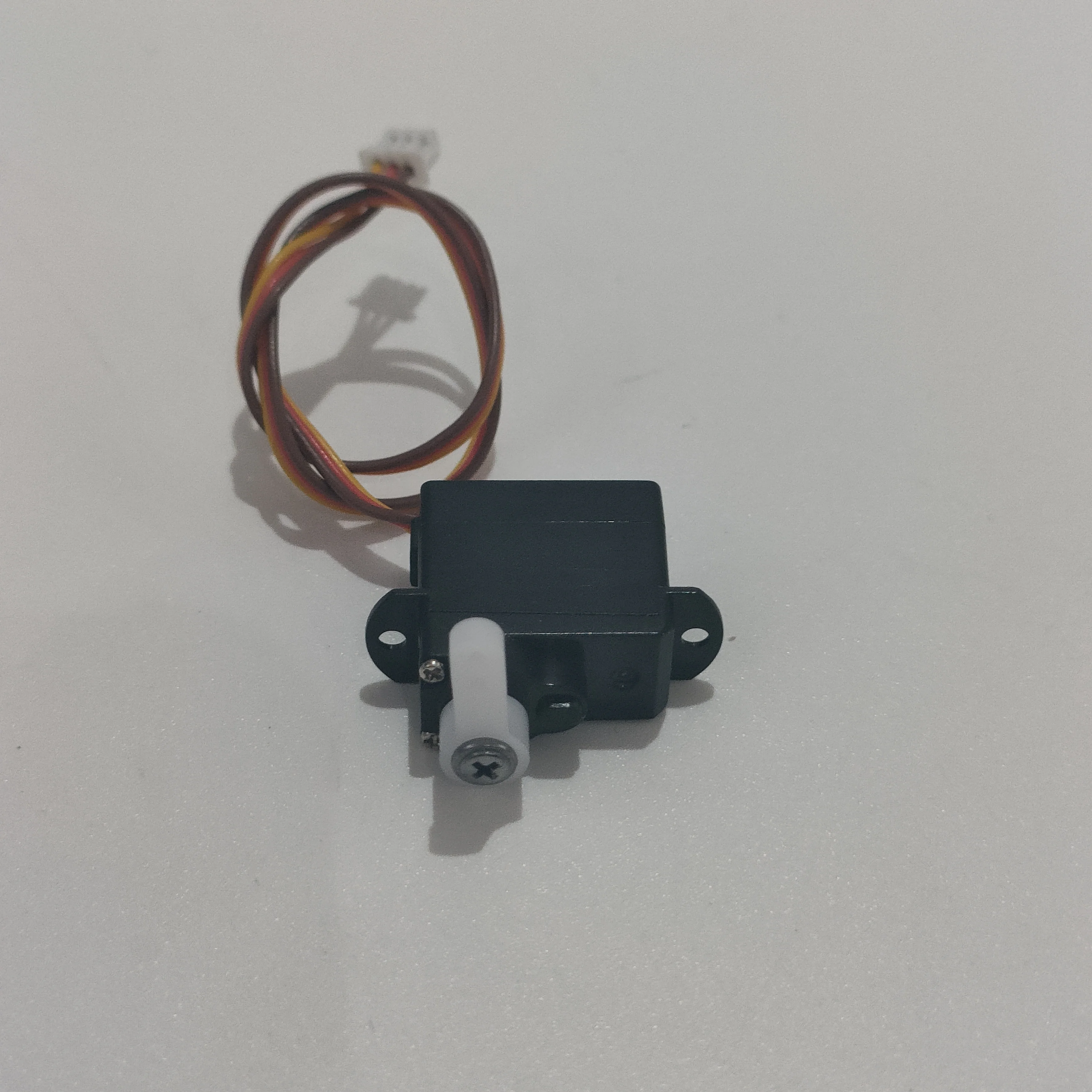 Avión de control remoto BM20 de combate J-20 de cuatro canales, fuselaje vacío de espuma, motor, engranaje de dirección, modelo de avión, accesorios DIY