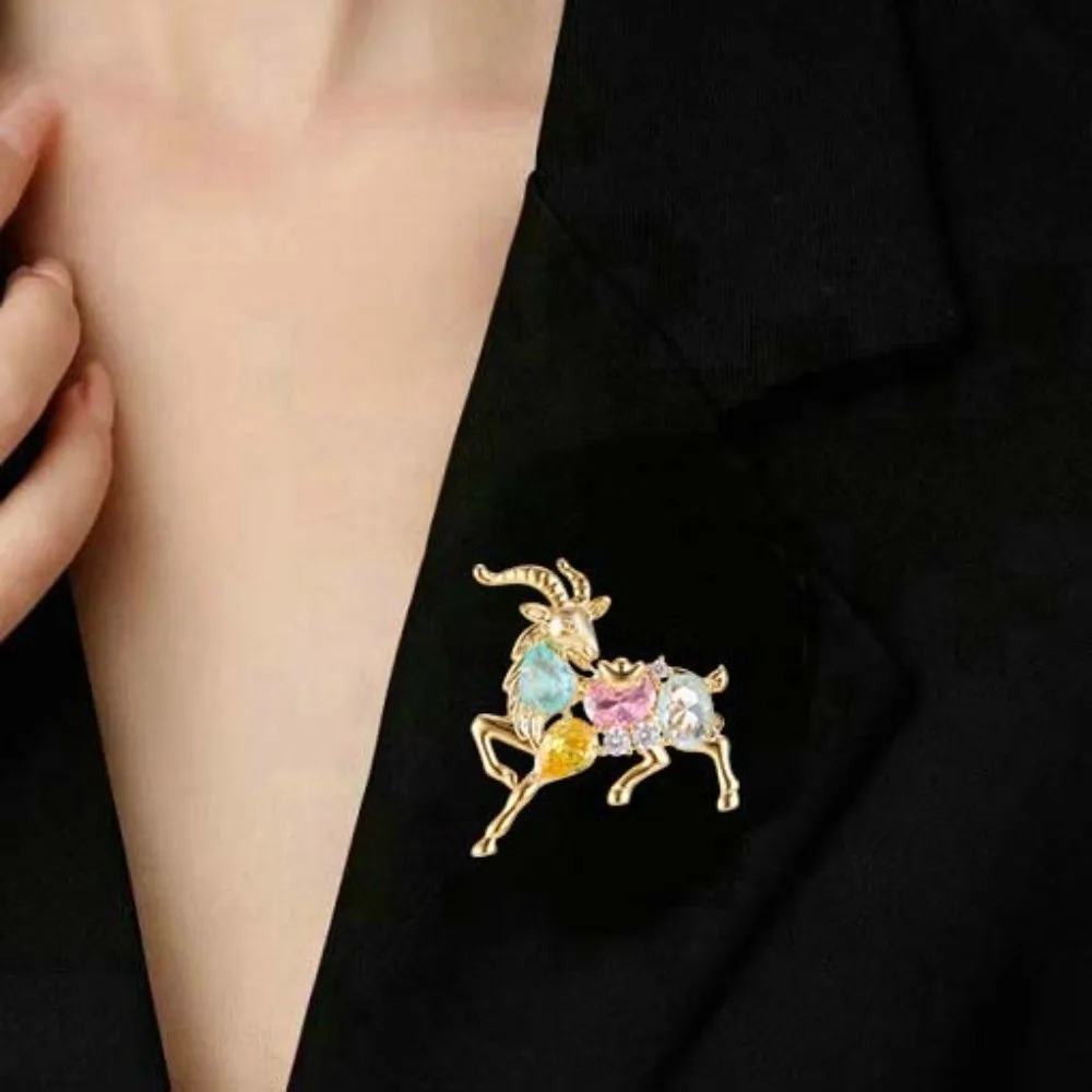 Exquisite Metal Golden Sheep Brooch Curved Horns Gold Plated Animal Lapel Pin Inlaid Rhinestone Glossy Shell Zodiac Year Badge
