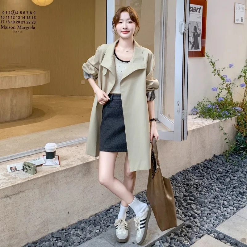 2026 Autumn Khaki High-end Medium and Long Stand-up Collar Trench Coat Women's New Waist and Thin Temperament Small Suit Coat