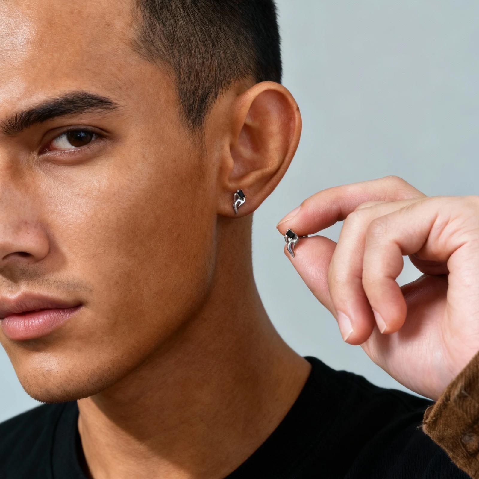 Edelstahl Flamme Zirkon Ohrstecker für Männer Frauen, Anti Allergie Hochwertige Metall Ohrstecker, Hip Hop Punk Schmuck Geschenk – Detail 3
