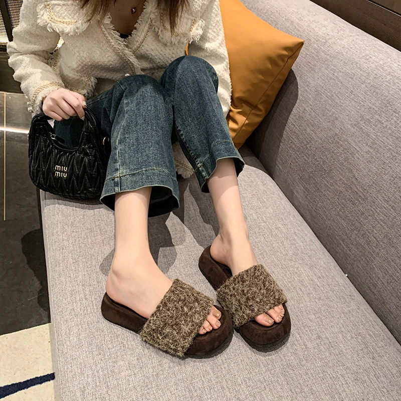 

2024 New Simple Women's Slippers Casual Fashion Fur Slippers Flat Heel Versatile Flocked Plush Slippers Soft Sole Comfortable