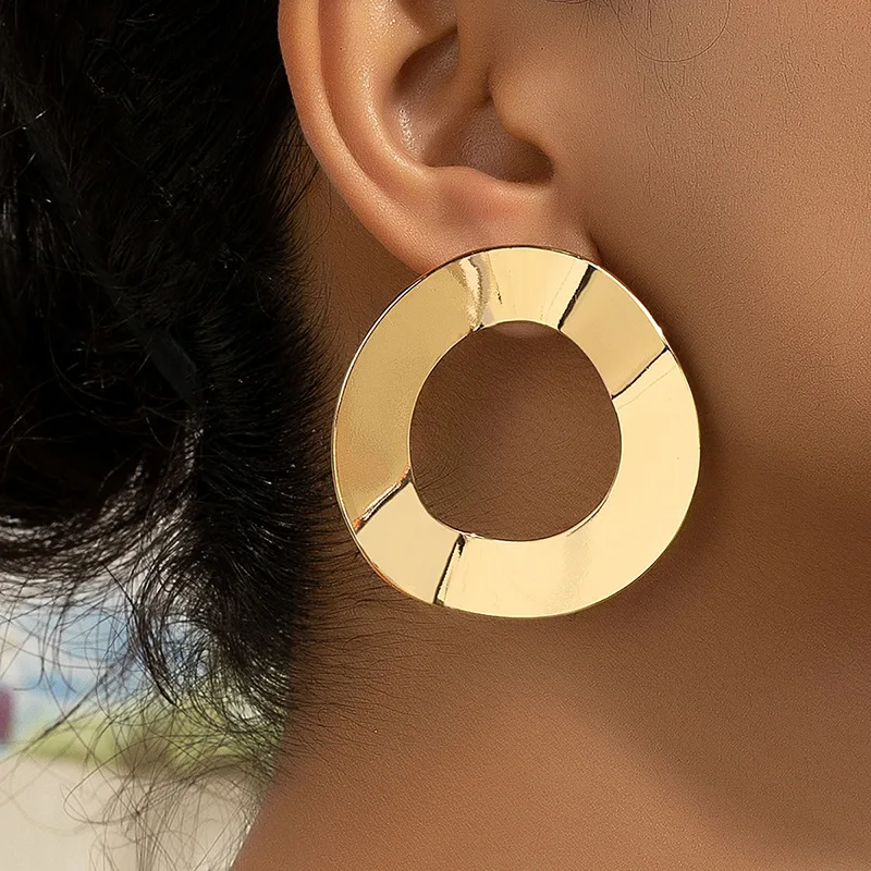 Minimalist Exaggerated Circle Geometry Stud Earrings For Women Holiday Party OL Fashion Jewelry Ear Accessories CE192