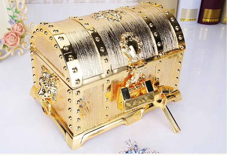 Vintage Gold Plated Pirates of the Caribbean Treasure Chest, Jewelry Box Organizer, Alloy Metal Jewelry Case, Z081